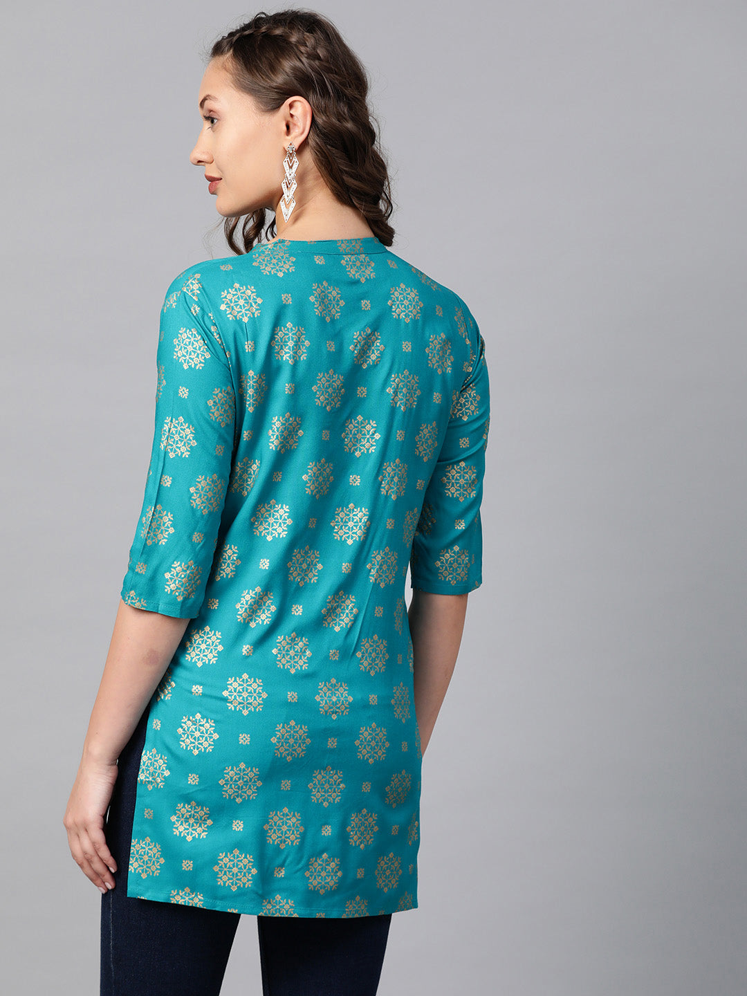 Anubhutee Women Blue  Golden Printed Kurti