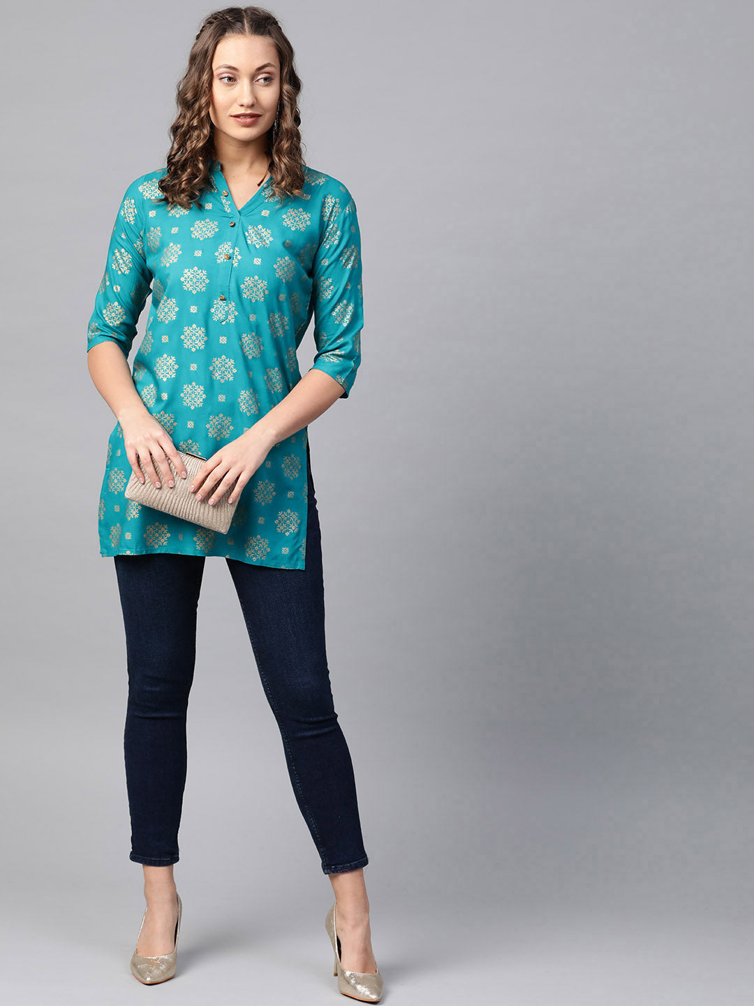 Anubhutee Women Blue  Golden Printed Kurti