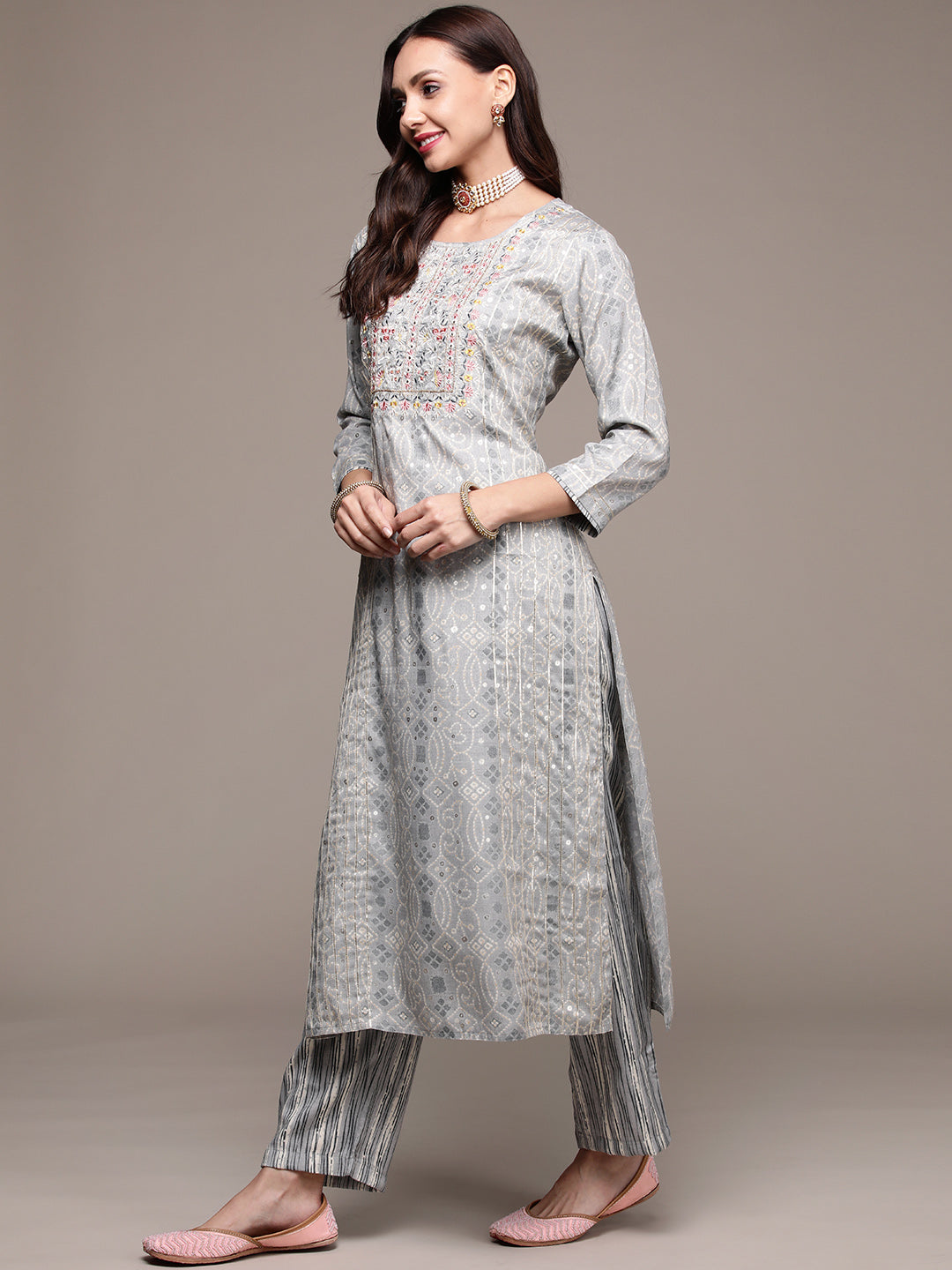Women's Grey Bandhani Printed Embroidered Kurta with Trousers